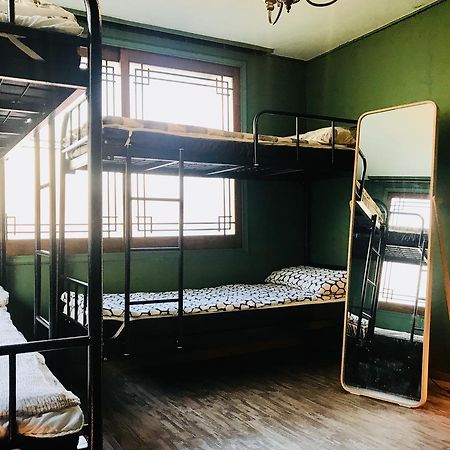 Avocado Guesthouse Сеул Екстериор снимка